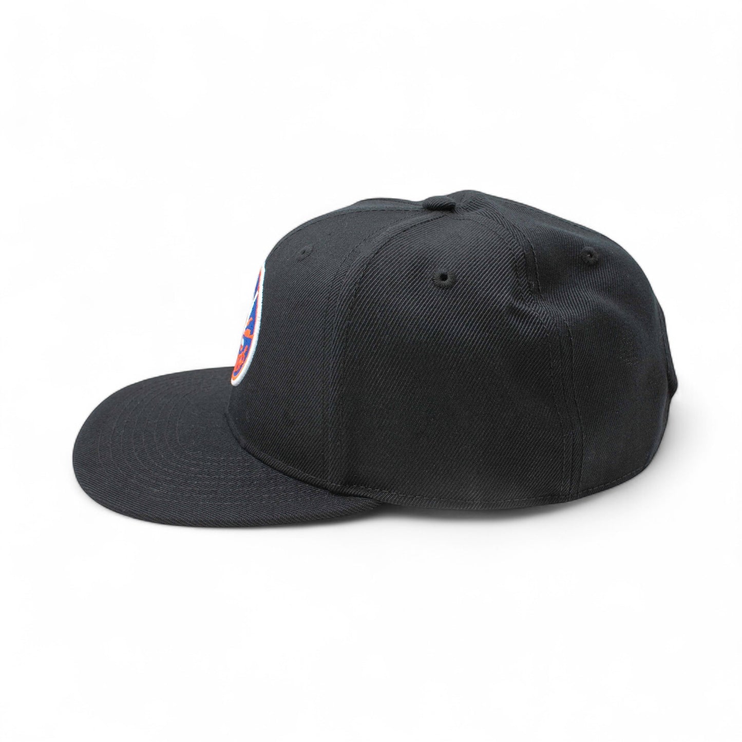 AMERICAN NEEDLE 400 Series NHL Team Hat, New York Islanders, Black (400A2V-NYI)