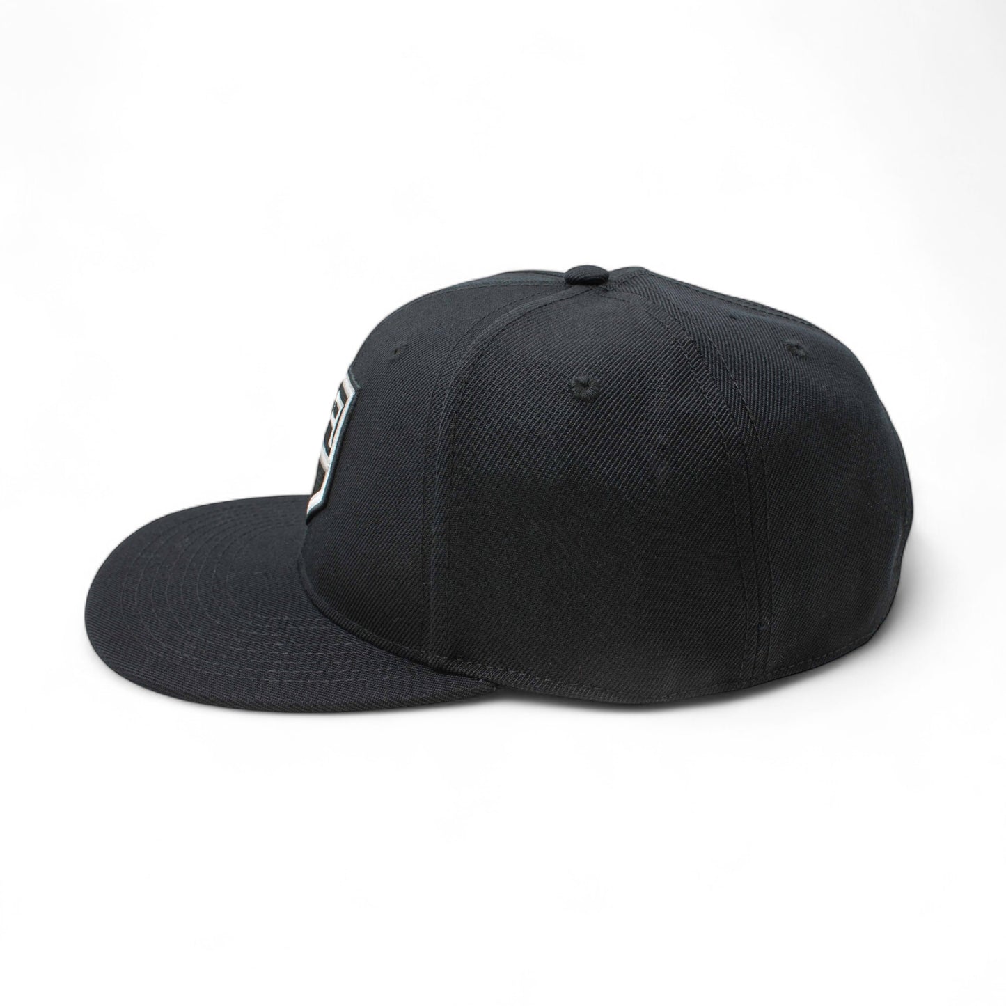 AMERICAN NEEDLE 400 Series NHL Team Hat, Los Angeles Kings, Black (400A2V-LAK)