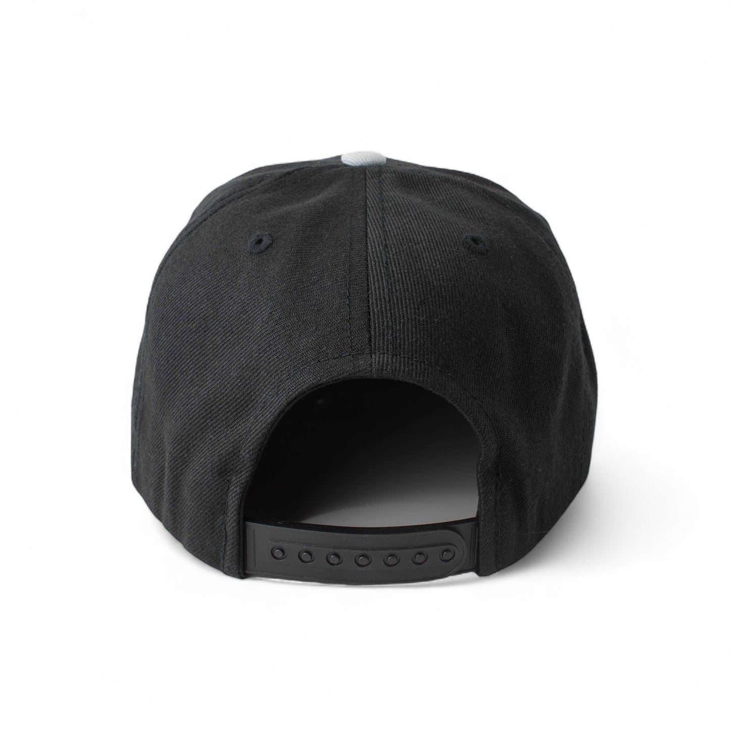 Los Angeles Kings Cap: Black/Silver Snapback Flat Bill Hat