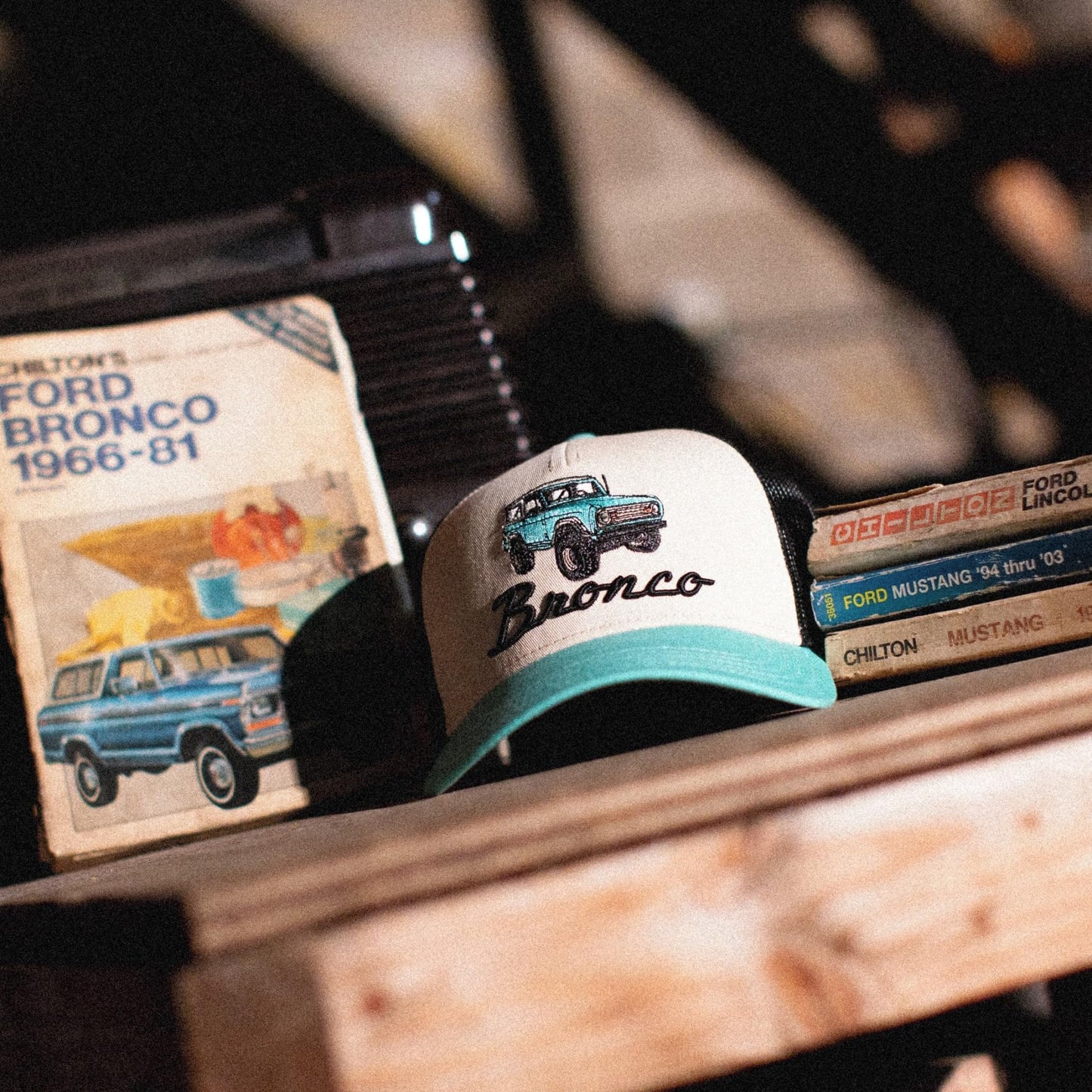 AMERICAN NEEDLE Ford Bronco Valin Adjustable Snapback Baseball Hat (42960B-BRONCO-BITB)