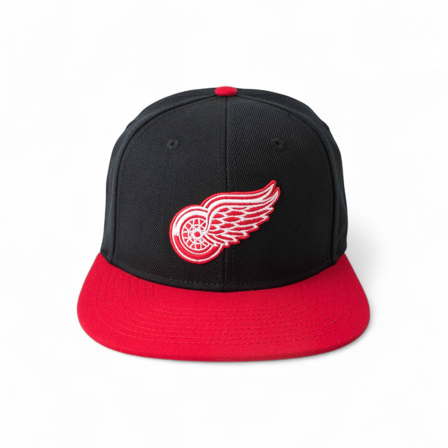 AMERICAN NEEDLE NHL 400 Series Flat Brim Cap (Adjustable, Detroit Red Wings)